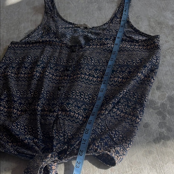 Vintage Kirra Blue and Cream Geometric Sleeveless Bohemian Top with Tie - Picture 10 of 13